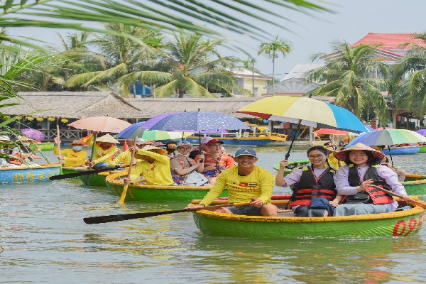 Discovering Vietnam and Cambodia in 12 Days - photo 41